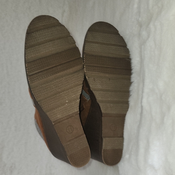 Falls Creek Brown and Gray Lace Up Boots - Picture 4 of 7